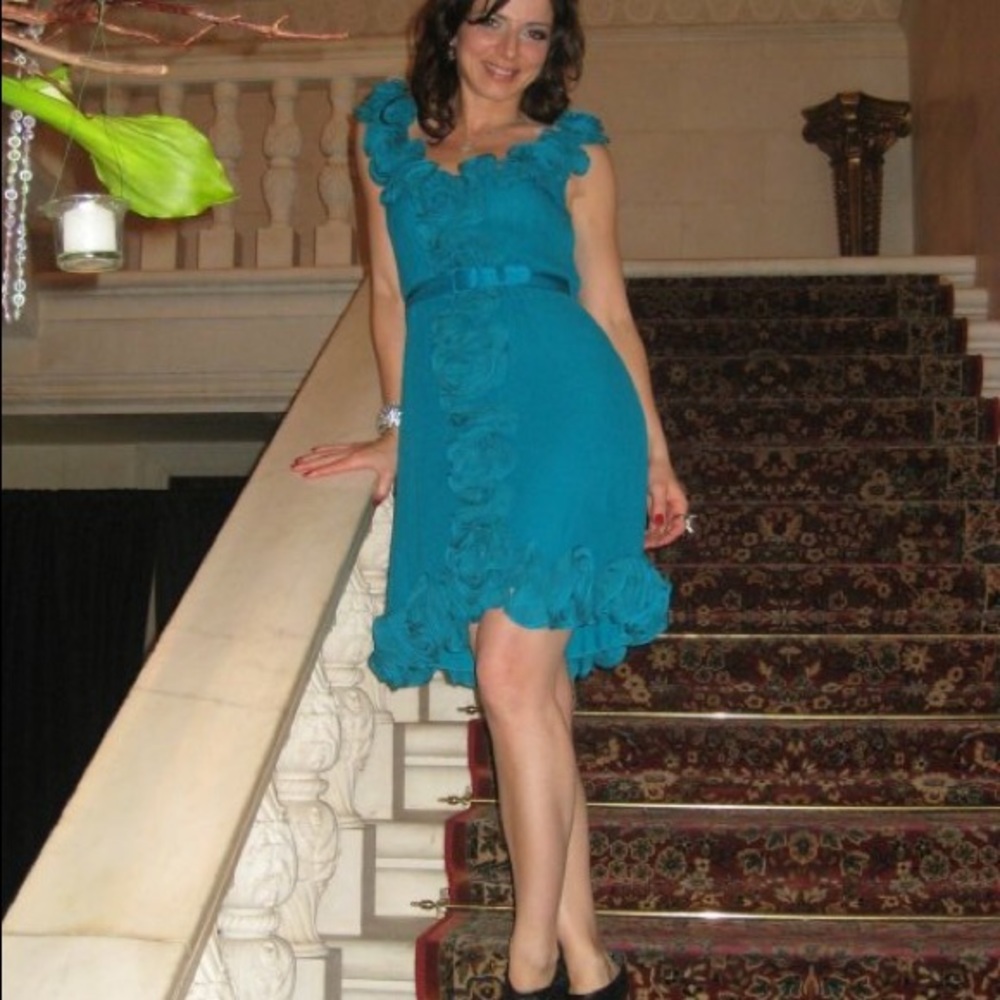 Yoana Baraschi turquoise dress w flowers 🌺